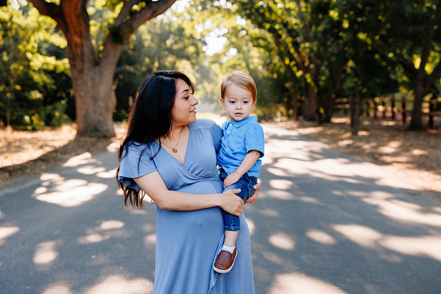 family maternity photoshoot at Old Meadows Park, Thousand Oaks, CA