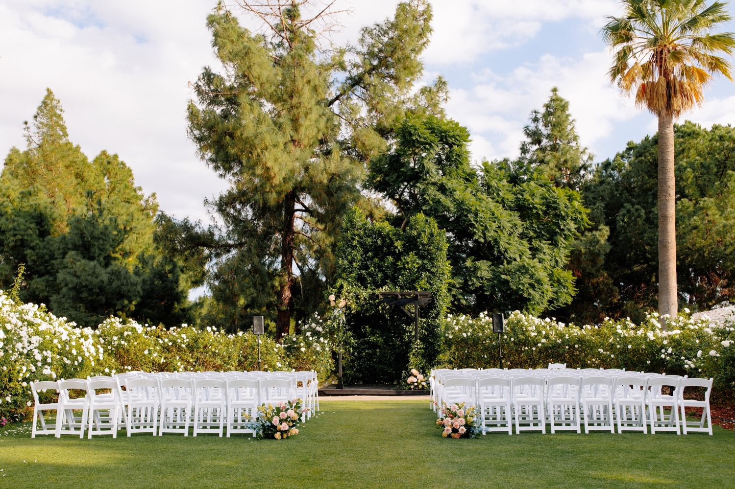 spring outdoor garden wedding photographed by Magaly Barajas; wedding at Knollwood Country Club in Granada Hills
