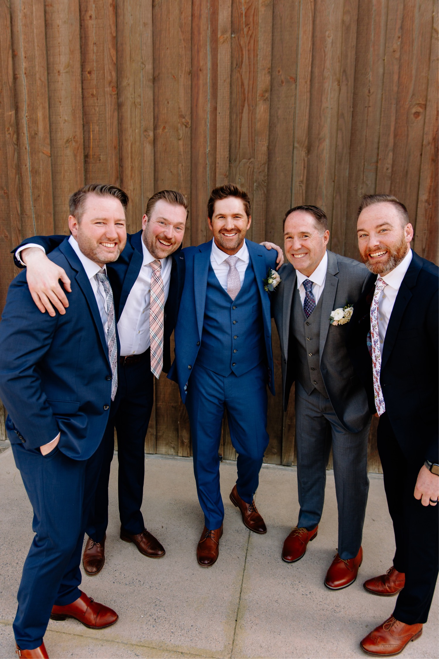 groomsmen portraits