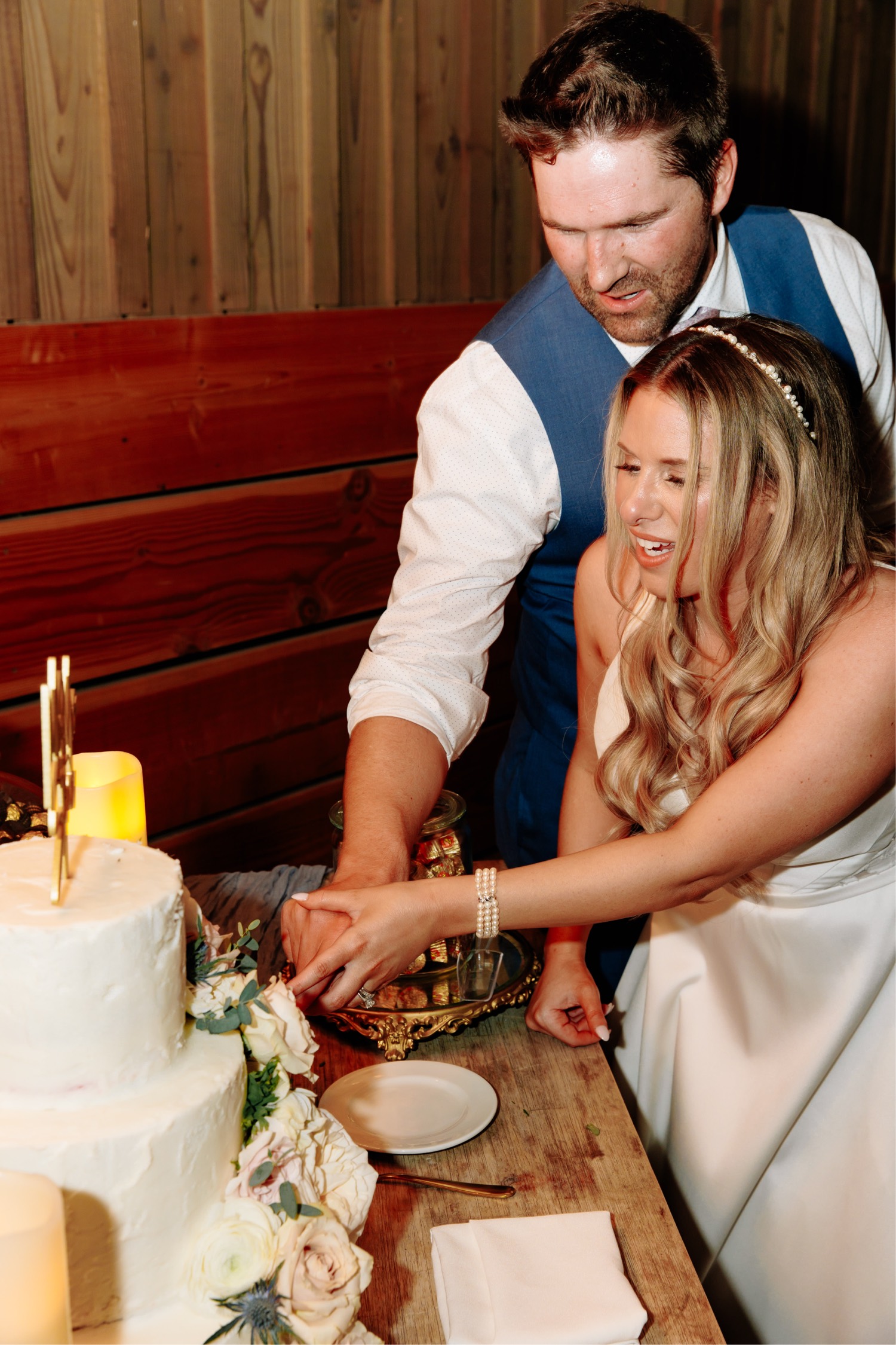 creative and fun wedding reception ideas; cake cutting