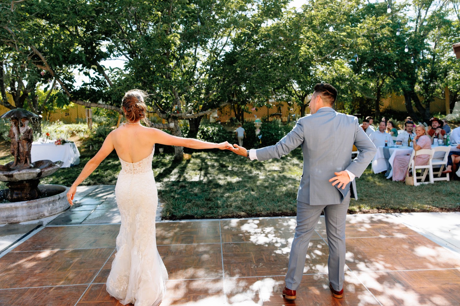 first dance with outdoor wedding