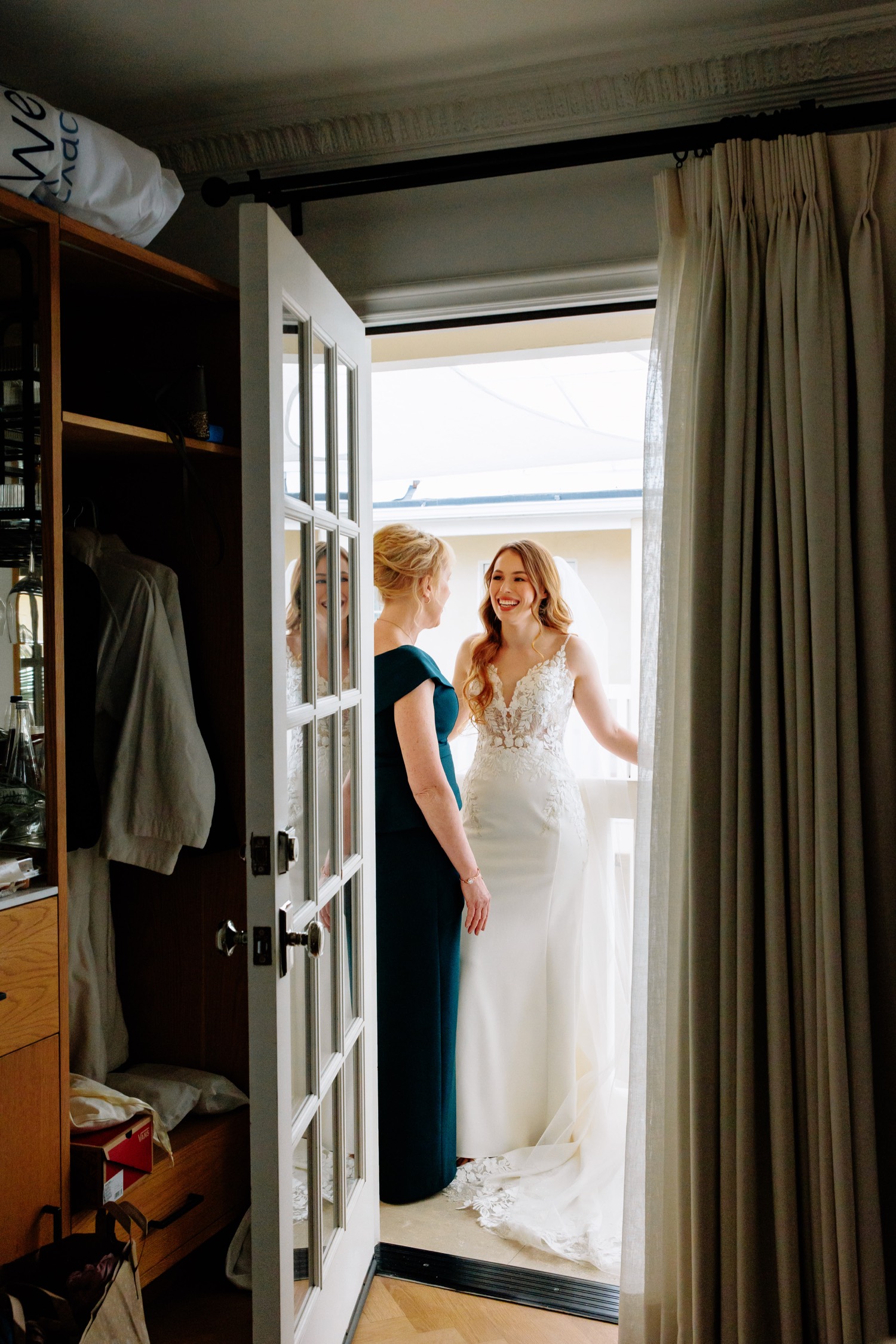 bride with mom