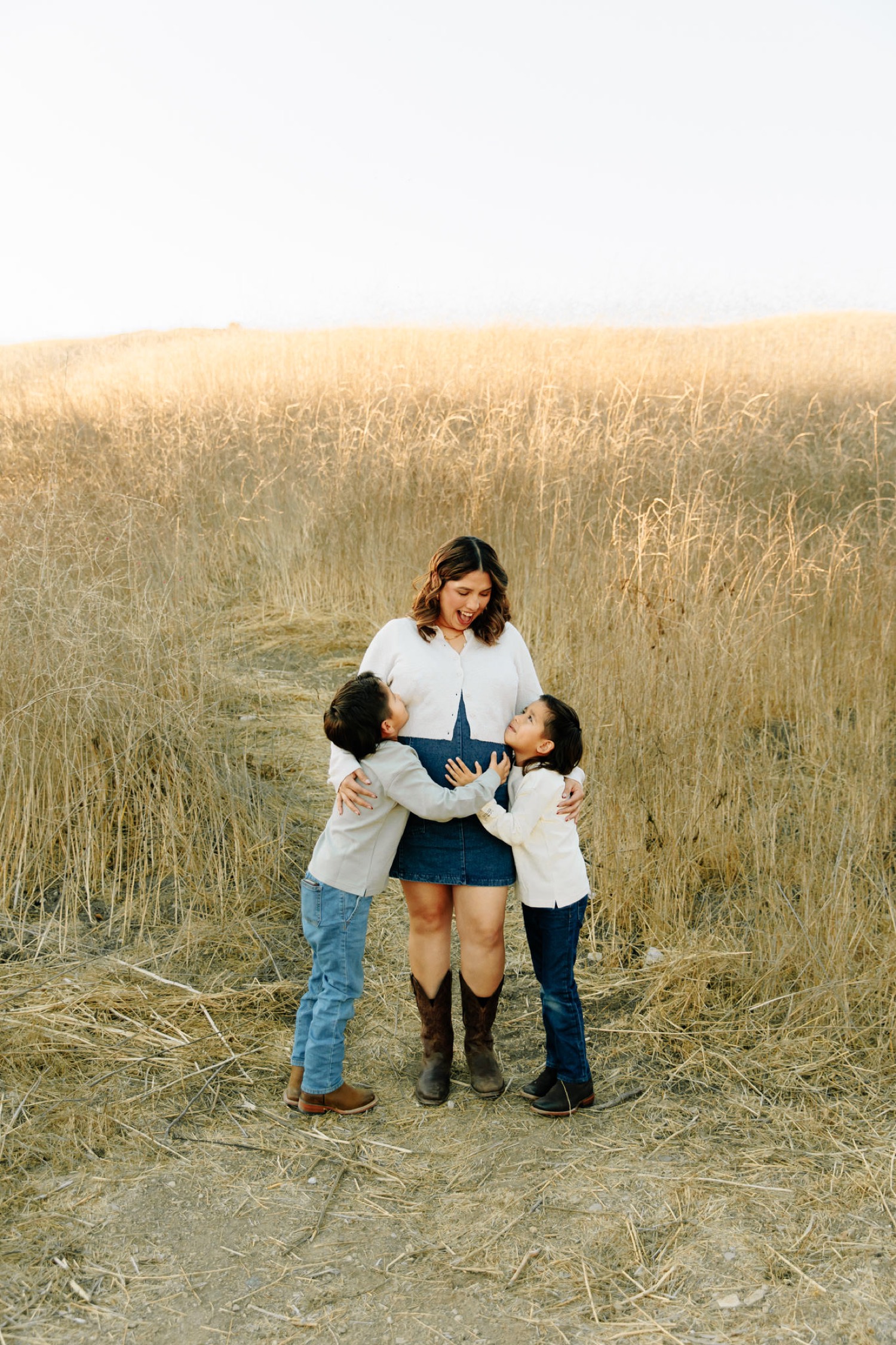 outdoor family maternity photoshoot 