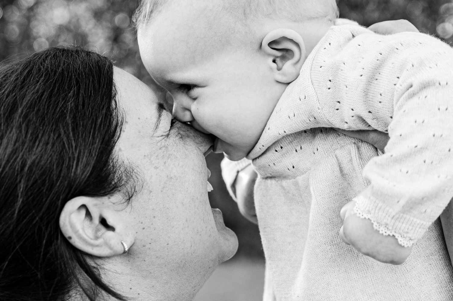 close-up photography for family sessions; how to do close up photography