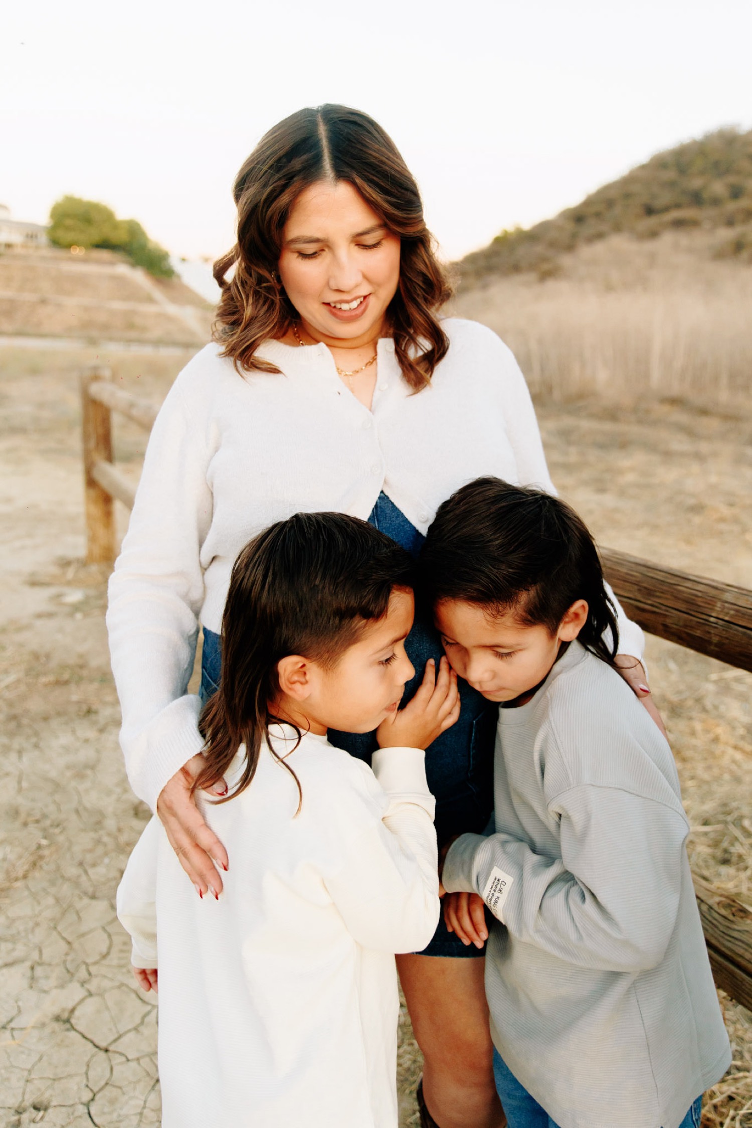 outdoor family maternity photoshoot 