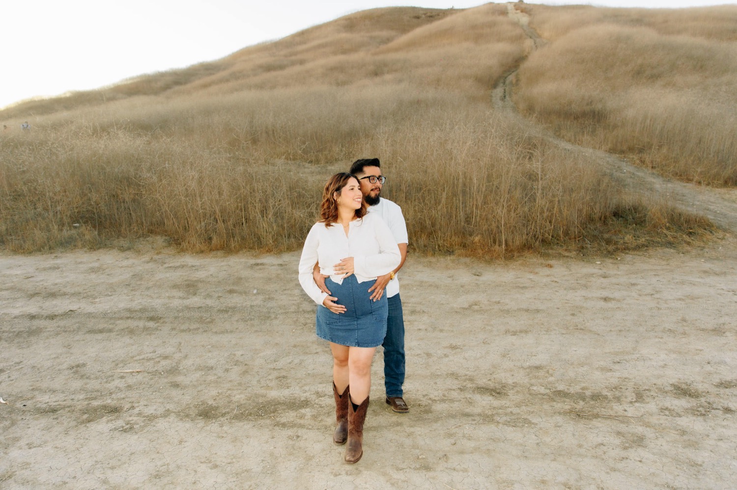 fall maternity photos with direct flash photography